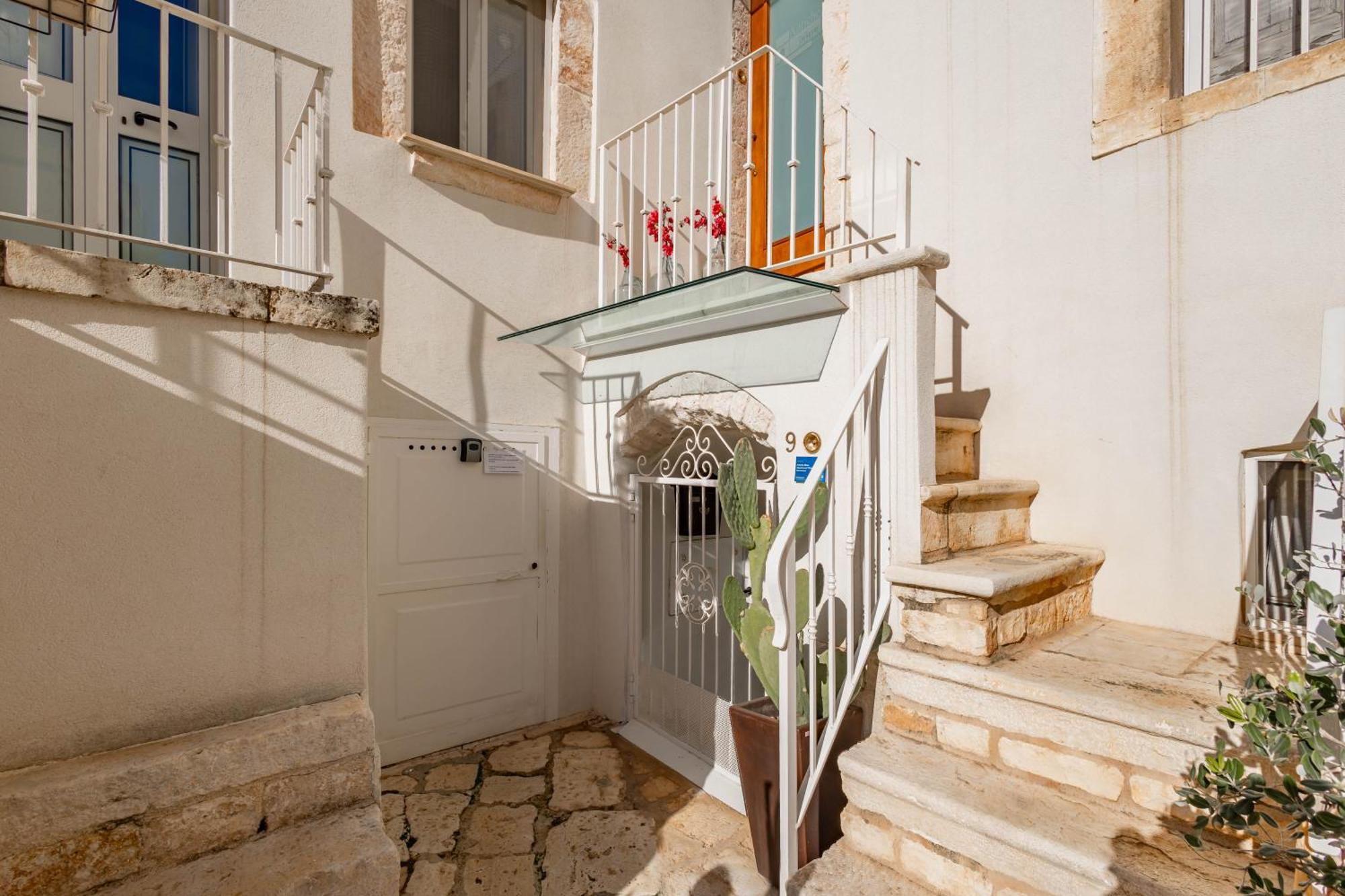 Antiche Mura Apartments"Nido Di Puglia" Monovano Turi Exterior foto